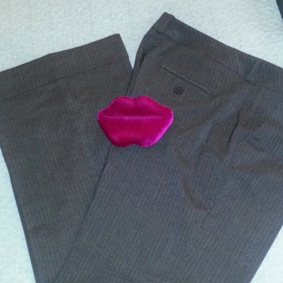 NY & Co. Brown pinstriped trousers w/cuffs size 6P - Picture 3 of 7